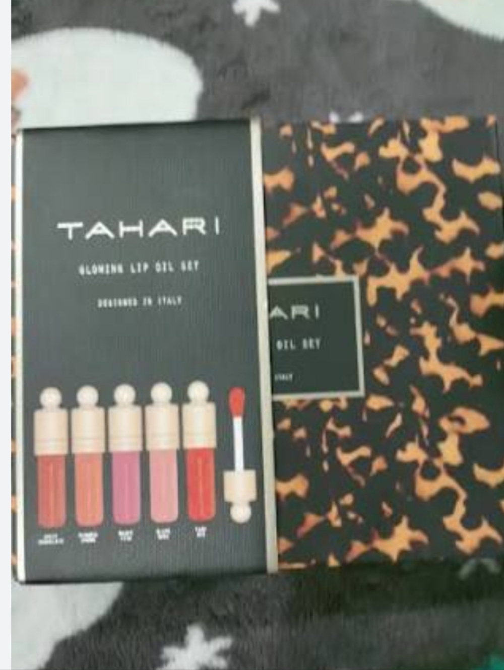 Tahari Glowing Lip Oil Set – Nude, Pink, Coral & Red Shades NEW unopened